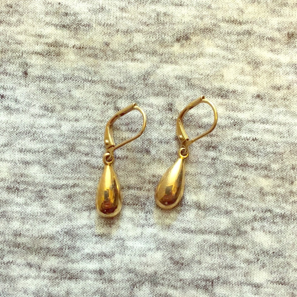Gold raindrop earrings